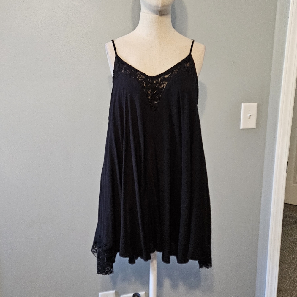 CLEARANCE! Solemio Elegant Black Lace Coverup